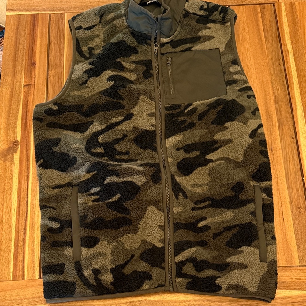 NWOT Camouflage Lands' End Fleece Vest